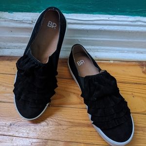 Bp Black Flatform Slip-on Ruffle Sneaker